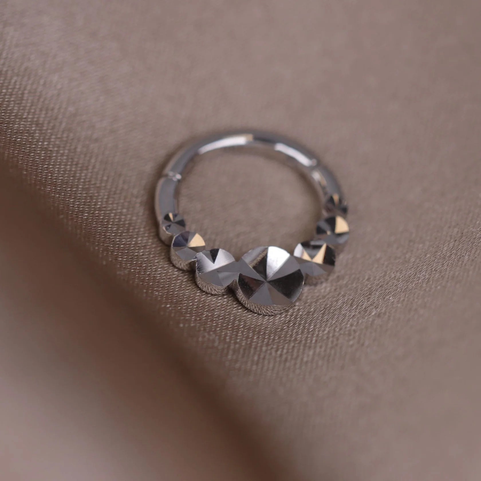 14K SOLID GOLD DIAMOND CUT CLICKER RING