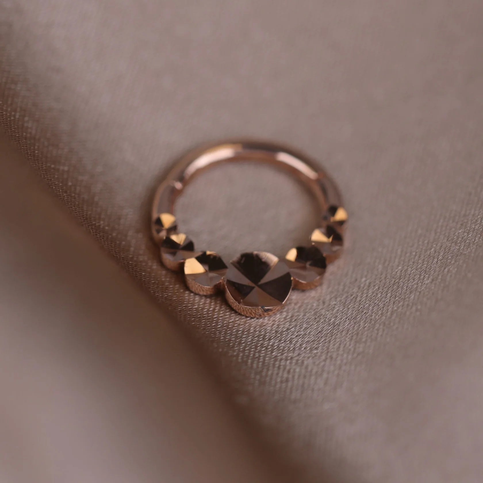 14K SOLID GOLD DIAMOND CUT CLICKER RING